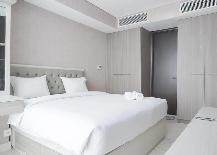 Stunning And Comfy 1Br At Ciputra World 2 Apartment By Travelio